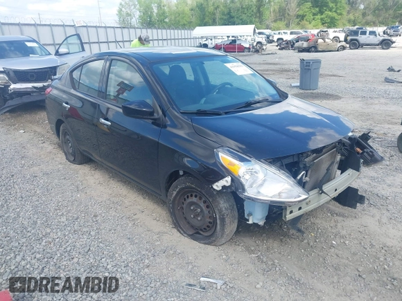 2019 Nissan Versa SV z VIN 3N1CN7AP5KL863761, wystawiony jako IAAI lot #41958583 z przebiegiem 106 086 mil mil oraz . Historia ofert i sprzedaży dostępna na DreamBid. Obrazek 1.
