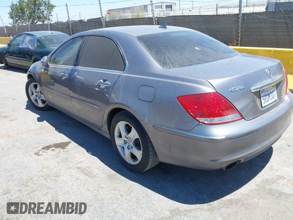 2005 Acura RL with VIN JH4KB165X5C011801, listed as a IAAI auction lot 42655208 with 190,816 mi miles and . Bid and sale history available at DreamBid. Image 3.
