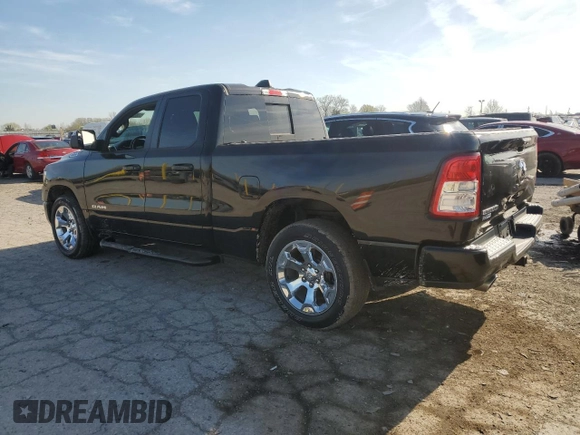 2019 Ram 1500 Big Horn z VIN 1C6RREBT1KN617342, wystawiony jako Copart lot #53866005 z przebiegiem 69 858 mil mil oraz Szkoda całkowita • Salvage title. Historia ofert i sprzedaży dostępna na DreamBid. Obrazek 2.