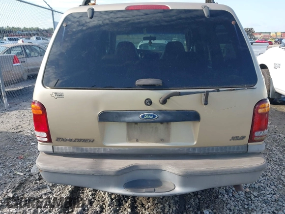2001 Ford Explorer XLS z VIN 1FMZU62E71UB61118, wystawiony jako IAAI lot #42491725 z przebiegiem 160 280 mil mil oraz . Historia ofert i sprzedaży dostępna na DreamBid. Obrazek 6.
