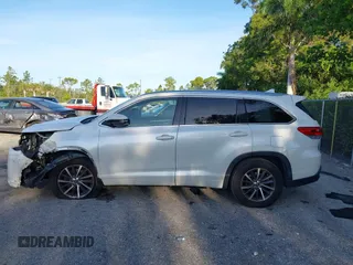 2018 Toyota Highlander SE with VIN 5TDKZRFH6JS534716, listed as a IAAI auction lot 42554743 with 154,636 mi miles and . Bid and sale history available at DreamBid. Image 15.