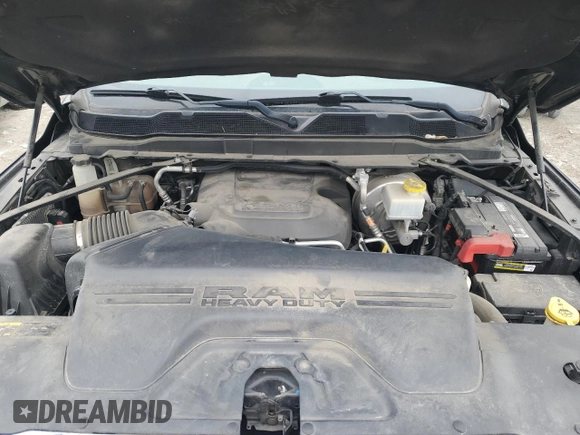 2019 Ram 2500 Tradesman z VIN 3C6UR5CJ6KG633486, wystawiony jako Copart lot #47459835 z przebiegiem 123 704 mil mil oraz Szkoda całkowita • Salvage title. Historia ofert i sprzedaży dostępna na DreamBid. Obrazek 11.