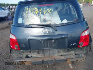2006 Scion xA z VIN JTKKT624965007858, wystawiony jako IAAI lot #42179600 z przebiegiem 140 817 mil mil oraz . Historia ofert i sprzedaży dostępna na DreamBid. Obrazek 6.
