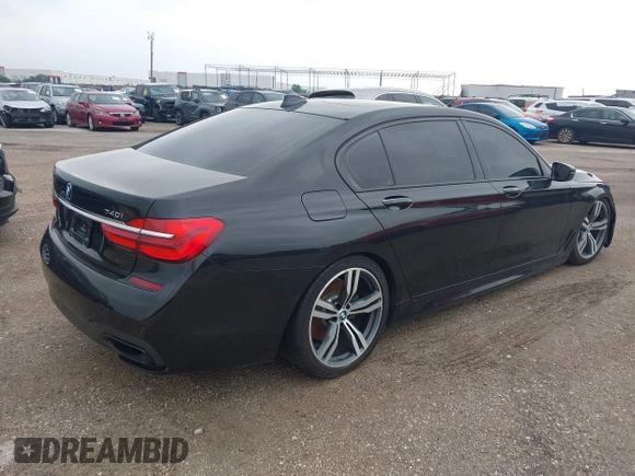 2017 BMW 7 Series 740i z VIN WBA7E2C36HG741092, wystawiony jako IAAI lot #42029625 z przebiegiem 60 389 mil mil oraz . Historia ofert i sprzedaży dostępna na DreamBid. Obrazek 4.