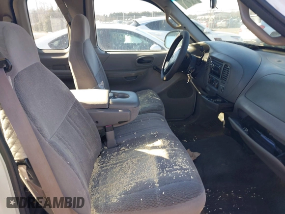 2000 Ford F-150 z VIN 2FTPX17L7YCA51774, wystawiony jako IAAI lot #41426958 z przebiegiem 421 412 mil mil oraz . Historia ofert i sprzedaży dostępna na DreamBid. Obrazek 5.