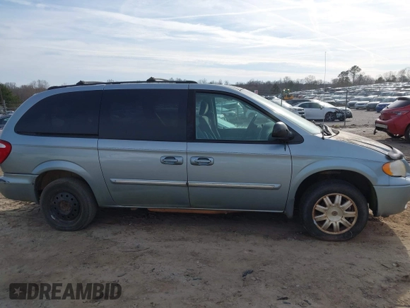 2006 Chrysler Town & Country LWB Touring with VIN 2A4GP54L56R651824, listed as a IAAI auction lot 41613064 with 245,645 mi miles. Bid and sale history available at carsss.com. Image 17.