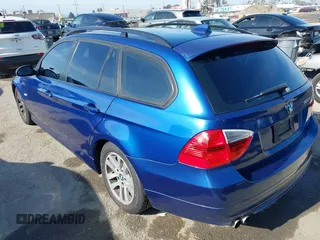 2007 BMW 3 Series 328i with VIN WBAVS13507FX15605, listed as a IAAI auction lot 42083722 with 177,850 mi miles. Bid and sale history available at carsss.com. Image 3.