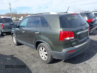 2012 Kia Sorento LX with VIN 5XYKTDA27CG227093, listed as a IAAI auction lot 41503291 with 206,924 mi miles. Bid and sale history available at carsss.com. Image 3.