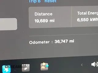 2022 Tesla Model Y Performance z VIN 7SAYGDEF4NF350696, wystawiony jako IAAI lot #41662924 z przebiegiem 36 747 mil mil oraz . Historia ofert i sprzedaży dostępna na DreamBid. Obrazek 15.