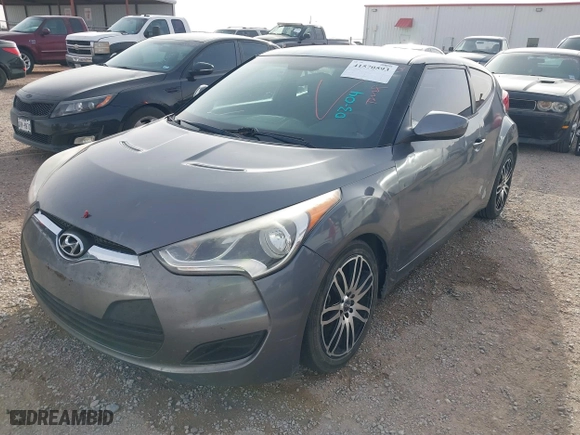 2015 Hyundai Veloster RE:FLEX with VIN KMHTC6AD1FU232984, listed as a IAAI auction lot 41570593 with 180,435 mi miles. Bid and sale history available at carsss.com. Image 2.
