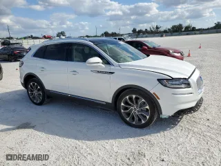 2022 Lincoln Nautilus Reserve with VIN 2LMPJ8K95NBL22984, listed as a Copart auction lot 73386983 with 5,523 mi miles. Bid and sale history available at carsss.com. Image 4.