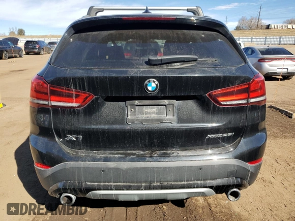 2020 BMW X1 xDrive28i z VIN WBXJG9C04L5P16314, wystawiony jako Copart lot #46709905 z przebiegiem 45 064 mil mil oraz Szkoda całkowita • Salvage title. Historia ofert i sprzedaży dostępna na DreamBid. Obrazek 6.