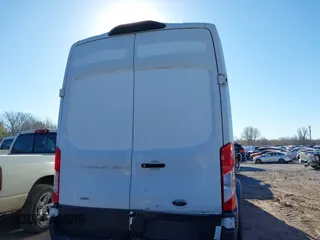 2023 Ford Transit Cargo z VIN 1FTBF4U80PKA47025, wystawiony jako IAAI lot #41715521 z przebiegiem 104 952 mil mil oraz . Historia ofert i sprzedaży dostępna na DreamBid. Obrazek 16.