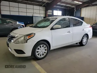 2019 Nissan Versa SV z VIN 3N1CN7AP4KL852069, wystawiony jako Copart lot #57287595 z przebiegiem 104 356 mil mil oraz Czysty tytuł • Clean title. Historia ofert i sprzedaży dostępna na DreamBid. Obrazek 1.