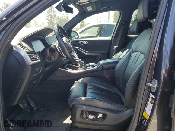 2021 BMW X5 xDrive40i with VIN 5UXCR6C06M9H65380, listed as a Copart auction lot 57445405 with 33,916 mi miles and Salvage title. Bid and sale history available at DreamBid. Image 7.