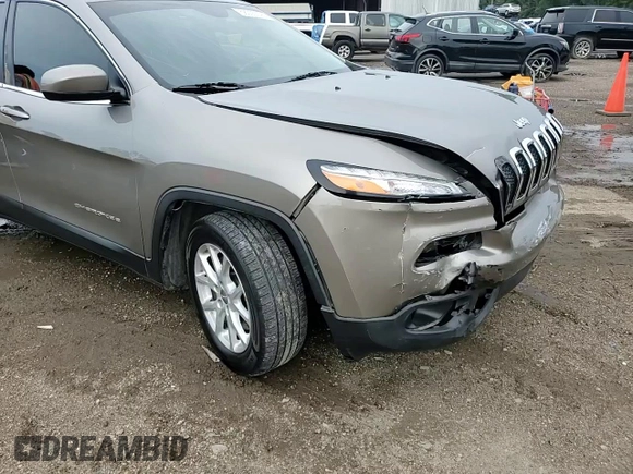 2018 Jeep Cherokee Latitude Plus with VIN 1C4PJLLB4JD605417, listed as a Copart auction lot 58005145 with 176,231 mi miles and Salvage title. Bid and sale history available at DreamBid. Image 14.
