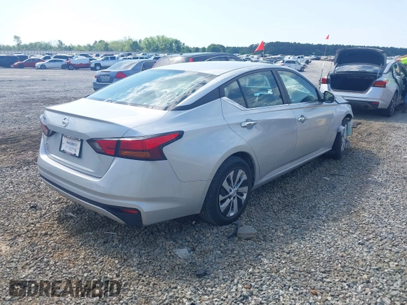 2022 Nissan Altima S z VIN 1N4BL4BV0NN302100, wystawiony jako IAAI lot #42020090 z przebiegiem 70 961 mil mil oraz . Historia ofert i sprzedaży dostępna na DreamBid. Obrazek 4.