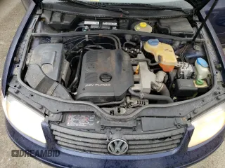 2000 Volkswagen Passat with VIN WVWMA23B9YP355680, listed as a Copart auction lot 45560034 with 82,100 mi miles and Salvage title. Bid and sale history available at DreamBid. Image 11.