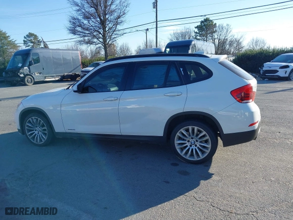 2015 BMW X1 xDrive28i with VIN WBAVL1C50FVY26009, listed as a IAAI auction lot 41495667 with 109,807 mi miles. Bid and sale history available at carsss.com. Image 14.