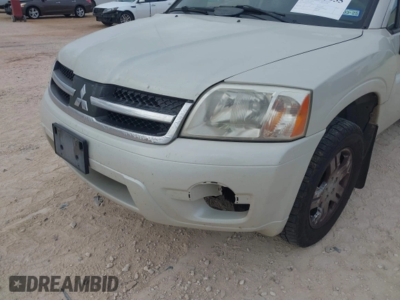 2008 Mitsubishi Endeavor LS with VIN 4A4MN21S78E035818, listed as a IAAI auction lot 41025955 with 219,163 mi miles. Bid and sale history available at carsss.com. Image 12.