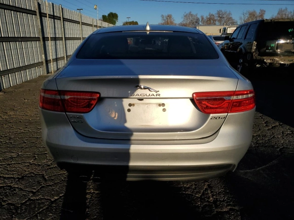 2018 Jaguar XE with VIN SAJAD4FN3JCP25046, listed as a Copart auction lot 88505285 with 55,128 mi miles and Clean Title. Bid and sale history available at DreamBid. Image 6.