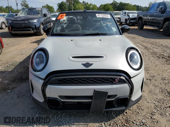 2022 MINI Convertible Cooper S z VIN WMW43DL08N3N99681, wystawiony jako Copart lot #67152054 z przebiegiem Nie podano mil oraz Szkoda całkowita • Salvage title. Historia ofert i sprzedaży dostępna na DreamBid. Obrazek 5.
