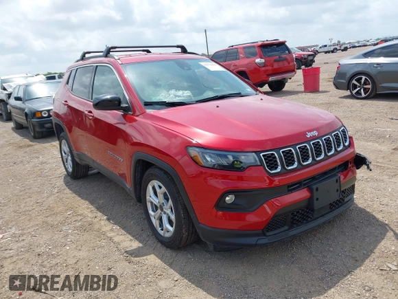 2025 Jeep Compass Latitude с VIN 3C4NJDBN8ST515983, выставлен на аукционе IAAI как лот 42172656 с пробегом 2 836 миль миль и . История ставок и продаж доступна на DreamBid. Изображение 1.
