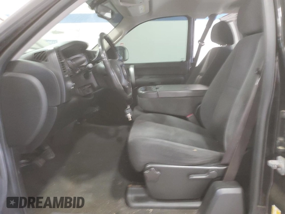 2008 Chevrolet Silverado 1500 LTZ with VIN 2GCEK19JX81149209, listed as a Copart auction lot 55119135 with 141,633 mi miles and Clean Title. Bid and sale history available at DreamBid. Image 7.