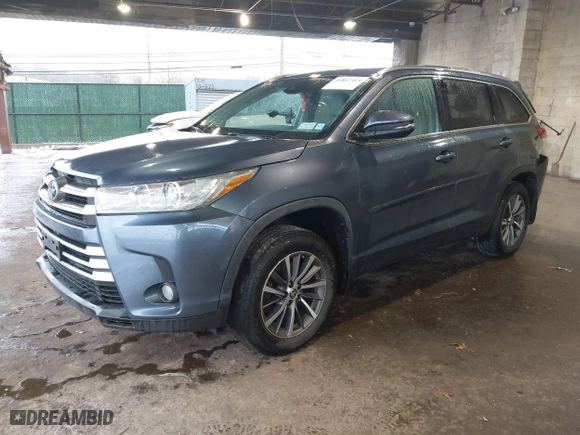 2019 Toyota Highlander SE with VIN 5TDJZRFH4KS747306, listed as a IAAI auction lot 41867414 with 96,247 mi miles. Bid and sale history available at carsss.com. Image 2.