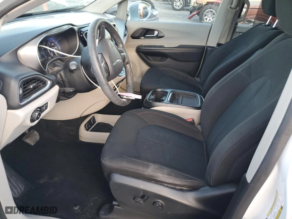 2020 Chrysler Pacifica Touring with VIN 2C4RC1FG7LR110210, listed as a Copart auction lot 43465505 with 72,704 mi miles and Salvage Title. Bid and sale history available at carsss.com. Image 7.
