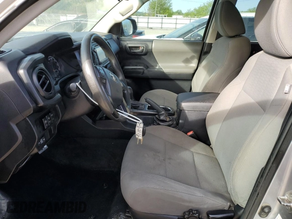 2017 Toyota Tacoma SR5 z VIN 5TFCZ5AN5HX121765, wystawiony jako Copart lot #53449835 z przebiegiem 115 980 mil mil oraz Szkoda całkowita • Salvage title. Historia ofert i sprzedaży dostępna na DreamBid. Obrazek 7.