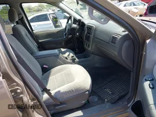 2005 Ford Explorer XLT with VIN 1FMZU73E85ZA17672, listed as a IAAI auction lot 42280036 with 211,536 mi miles and . Bid and sale history available at DreamBid. Image 5.