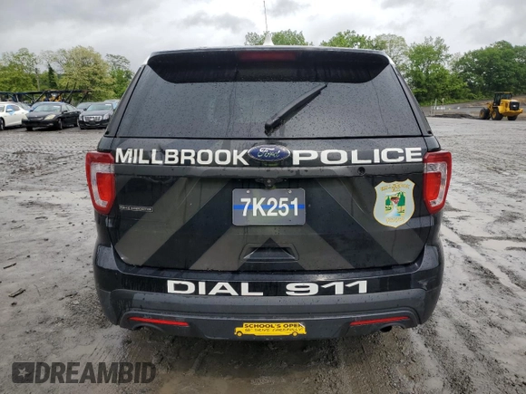 2016 Ford Police Interceptor Utility z VIN 1FM5K8AR8GGA97151, wystawiony jako Copart lot #58217185 z przebiegiem Nie podano mil oraz Szkoda całkowita • Salvage title. Historia ofert i sprzedaży dostępna na DreamBid. Obrazek 6.