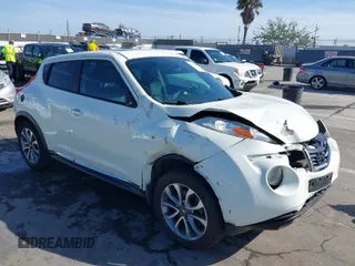 2011 Nissan Juke SL with VIN JN8AF5MV8BT015065, listed as a IAAI auction lot 41723964 with 125,687 mi miles. Bid and sale history available at carsss.com. Image 1.