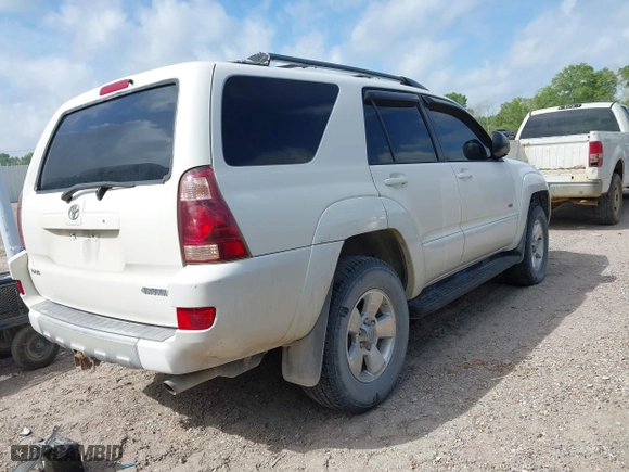 2004 Toyota 4Runner SR5 with VIN JTEZU14R940030710, listed as a IAAI auction lot 41918133 with 341,508 mi miles. Bid and sale history available at carsss.com. Image 4.