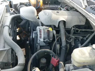 2005 GMC Sierra 1500 SLE z VIN 2GTEC19T351277365, wystawiony jako IAAI lot #42715847 z przebiegiem 306 821 mil mil oraz . Historia ofert i sprzedaży dostępna na DreamBid. Obrazek 12.