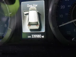 2016 Toyota Sienna XLE with VIN 5TDYK3DC7GS719031, listed as a IAAI auction lot 41552675 with 339,980 mi miles. Bid and sale history available at carsss.com. Image 15.