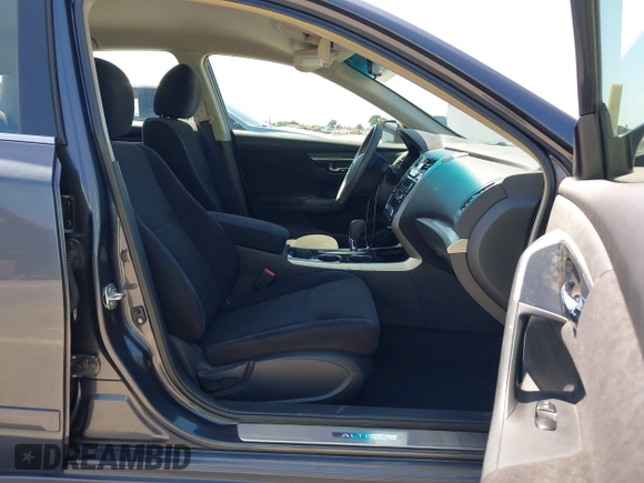 2013 Nissan Altima SV with VIN 1N4AL3AP3DN577189, listed as a IAAI auction lot 42041701 with 82,094 mi miles and . Bid and sale history available at carsss.com. Image 5.