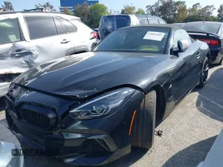 2022 BMW Z4 sDriveM40i with VIN WBAHF9C08NWX88691, listed as a IAAI auction lot 42012469 with 11,108 mi miles. Bid and sale history available at carsss.com. Image 2.