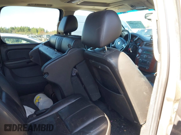 2011 Chevrolet Suburban LT с VIN 1GNSKJE3XBR126576, выставлен на аукционе IAAI как лот 42093300 с пробегом 255 976 миль миль и . История ставок и продаж доступна на DreamBid. Изображение 8.
