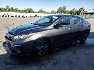 2020 Kia Forte GT-Line z VIN 3KPF34AD3LE256011, wystawiony jako Copart lot #60888115 z przebiegiem 74 477 mil mil oraz Czysty tytuł • Clean title. Historia ofert i sprzedaży dostępna na DreamBid. Obrazek 1.