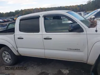 2014 Toyota Tacoma PreRunner with VIN 3TMJU4GN3EM162405, listed as a IAAI auction lot 40807077 with 103,298 mi miles. Bid and sale history available at carsss.com. Image 13.