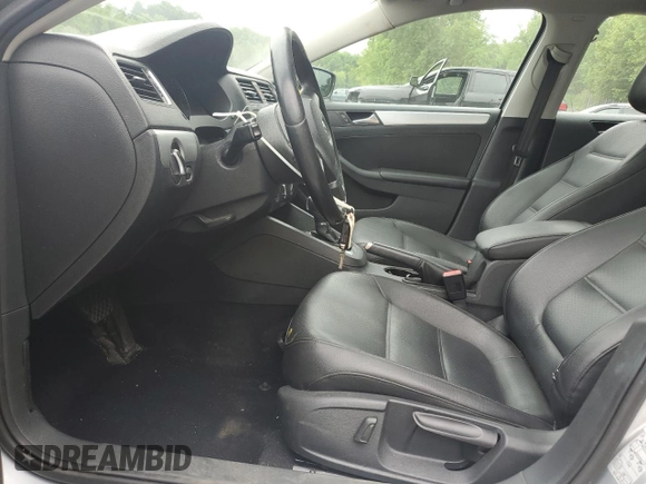 2013 Volkswagen Jetta SE z VIN 3VWDP7AJXDM296643, wystawiony jako Copart lot #60992095 z przebiegiem 159 637 mil mil oraz Szkoda całkowita • Salvage title. Historia ofert i sprzedaży dostępna na DreamBid. Obrazek 7.
