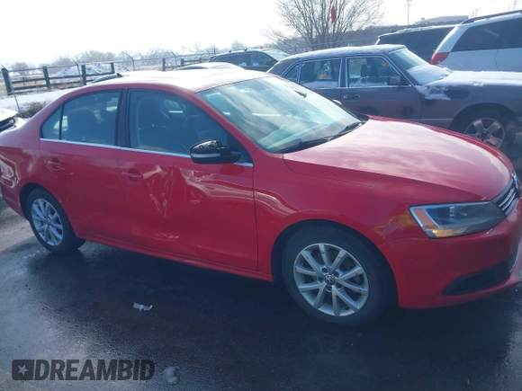 2014 Volkswagen Jetta Sedan SE w/Connectivity with VIN 3VWD07AJ7EM288652, listed as a IAAI auction lot 41630616 with 130,860 mi miles. Bid and sale history available at carsss.com. Image 13.