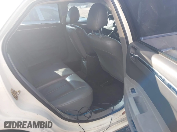 2005 Chrysler 300 with VIN 2C3JA53G65H130590, listed as a IAAI auction lot 41822725 with 1 mi miles. Bid and sale history available at carsss.com. Image 8.
