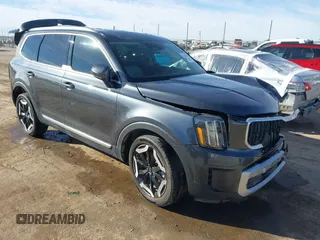 2023 Kia Telluride EX X-Line z VIN 5XYP3DGCXPG388422, wystawiony jako IAAI lot #41209649 z przebiegiem 48 665 mil mil oraz . Historia ofert i sprzedaży dostępna na DreamBid. Obrazek 1.