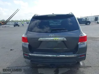 2011 Toyota Highlander Limited with VIN 5TDYK3EH8BS043420, listed as a IAAI auction lot 41936665 with 205,590 mi miles. Bid and sale history available at carsss.com. Image 16.