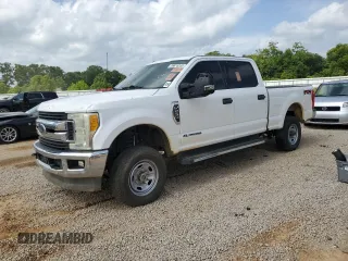 2017 Ford F-250 Lariat z VIN 1FT7W2BT8HEB90175, wystawiony jako Copart lot #59870335 z przebiegiem 271 555 mil mil oraz Czysty tytuł • Clean title. Historia ofert i sprzedaży dostępna na DreamBid. Obrazek 1.