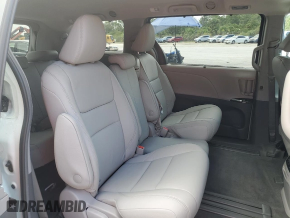 2018 Toyota Sienna XLE Auto Access Seat with VIN 5TDYZ3DC7JS962051, listed as a Copart auction lot 63115935 with 67,253 mi miles and Salvage title. Bid and sale history available at DreamBid. Image 11.