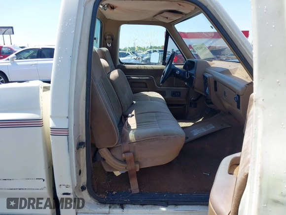 1987 Ford F-250 with VIN 1FTHF2518HKA08300, listed as a IAAI auction lot 41984273 with 37,267 mi miles and . Bid and sale history available at DreamBid. Image 5.